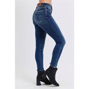 JUST IN! ⭐ NWT Judy Blue Mid-Rise Waist Skinny Jeans w Pockets, Sleek, Slimming